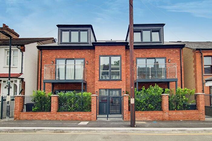 2 Bedroom Flat To Rent In Greyhound Road, Tottenham, London, N17