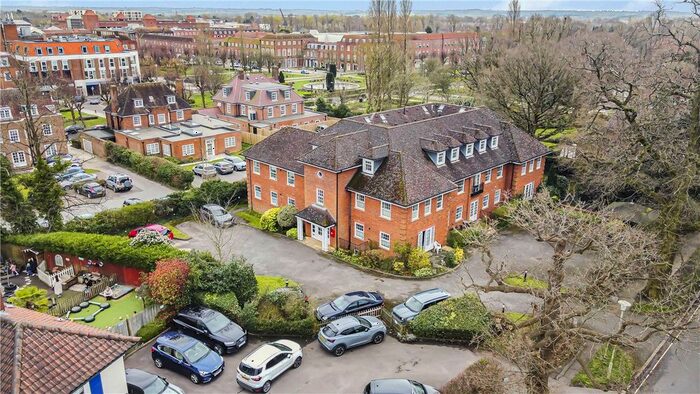 2 Bedroom Flat For Sale In Guessens Road, Welwyn Garden City, Hertfordshire, AL8