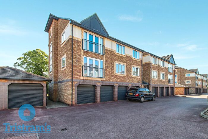 2 Bedroom Flat To Rent In Manor Park Court, Derby, DE22