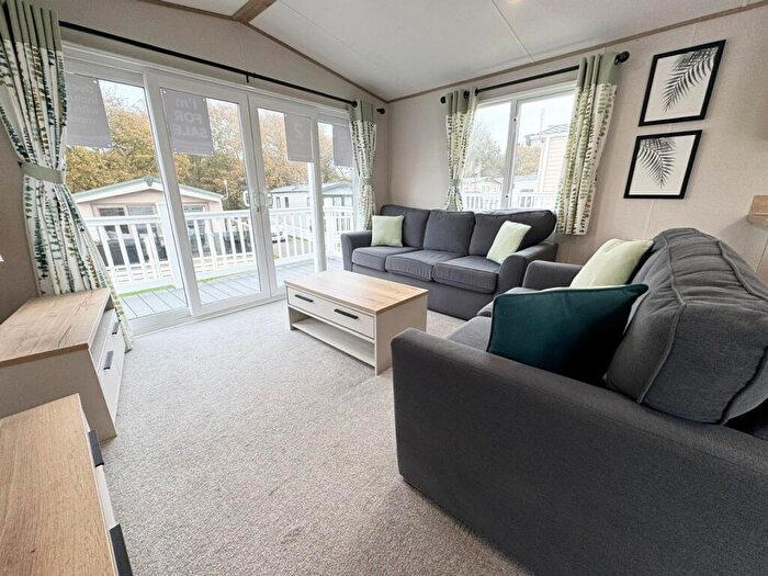 2 Bedroom Caravan For Sale In Solent Breezes Holiday Park, Warsash, Southampton, Hampshire, SO31
