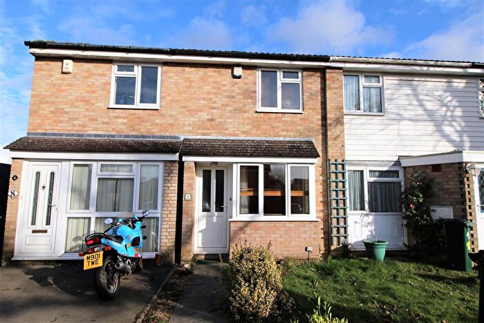 2 Bedroom Property To Rent In Beechside, Southgate, RH10