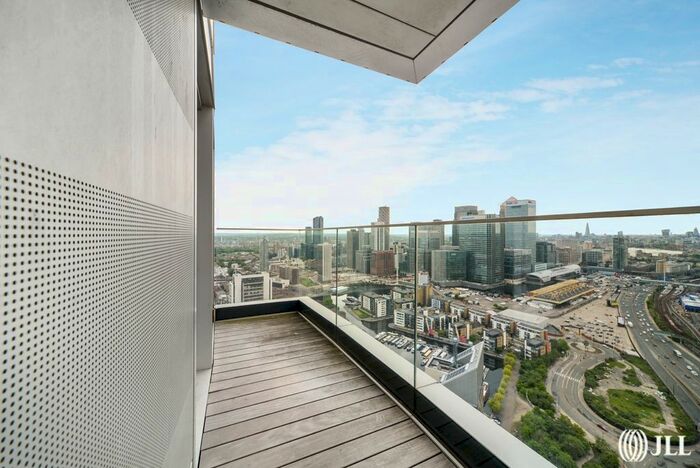 1 Bedroom Flat For Sale In Charrington Tower, Biscayne Avenue, E14