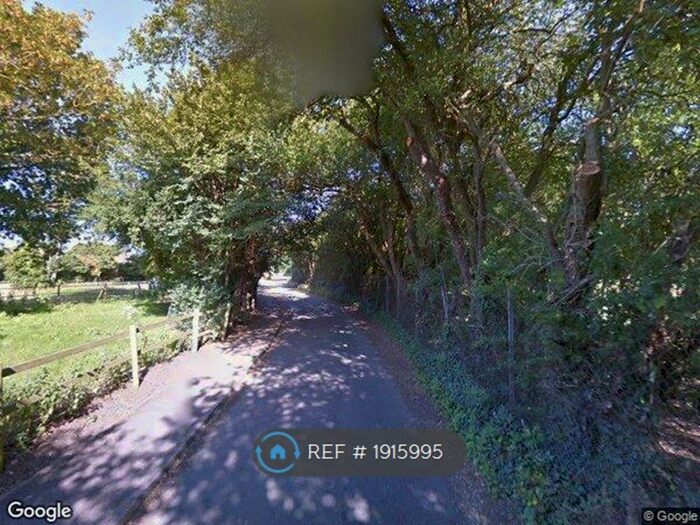 1 Bedroom Flat To Rent In Church House, Old Windsor, SL4