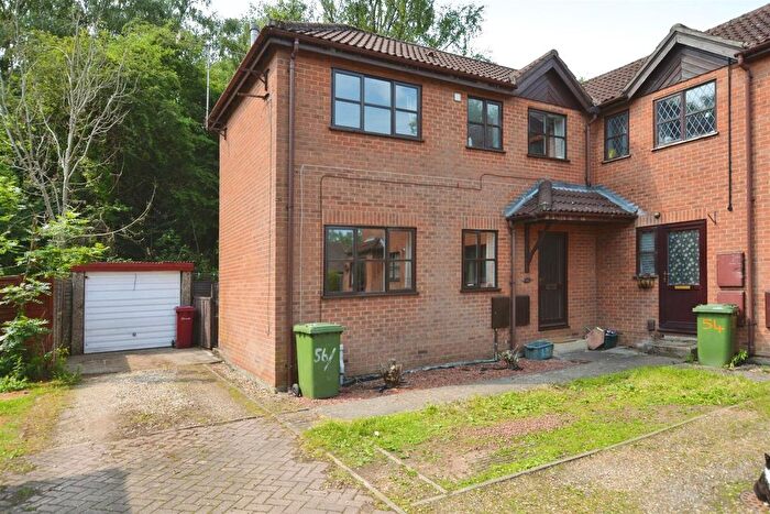 2 Bedroom End Of Terrace House For Sale In The Fairways, Scunthorpe, DN15