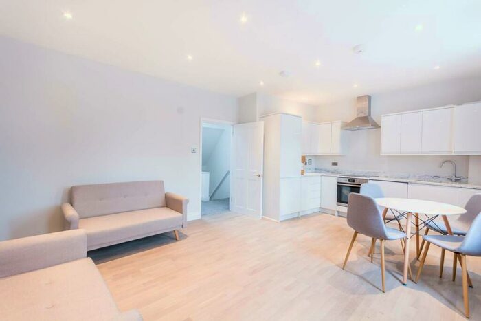 2 Bedroom Flat To Rent In Rectory Road, Hackney, London, N16