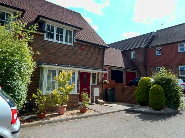 2 Bedroom End Of Terrace House For Sale In 20 Winter Gardens, Southgate