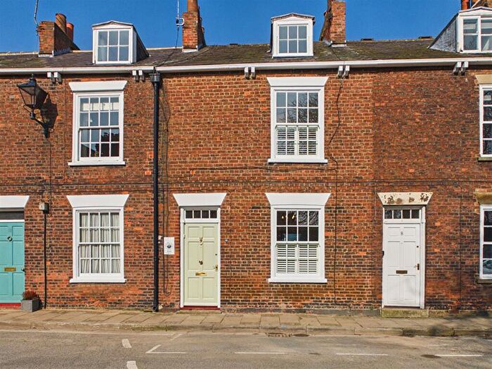 2 Bedroom Cottage For Sale In Minster Moorgate, Beverley, HU17