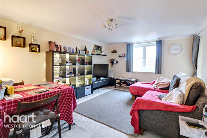 2 Bedroom Flat For Sale In Collier Way, Southend-on-Sea, SS1