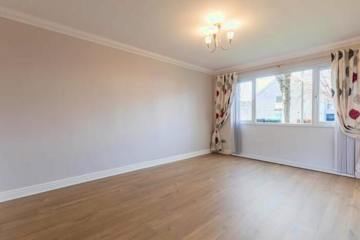 1 Bedroom Flat To Rent In Saughton Mains Terrace, Edinburgh, EH11