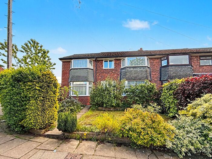 4 Bedroom Semi-detached House For Sale In Tamworth Avenue, Whitefield, M45
