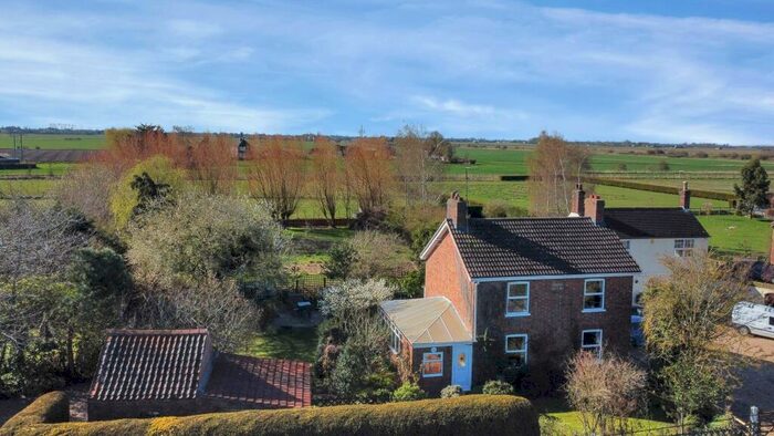 3 Bedroom Detached House For Sale In Town Drove, Quadring Fen, Spalding, PE11