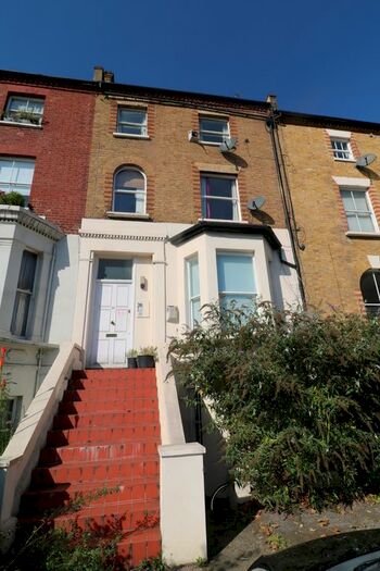 1 Bedroom Flat To Rent In Devonshire Road, London, SE23