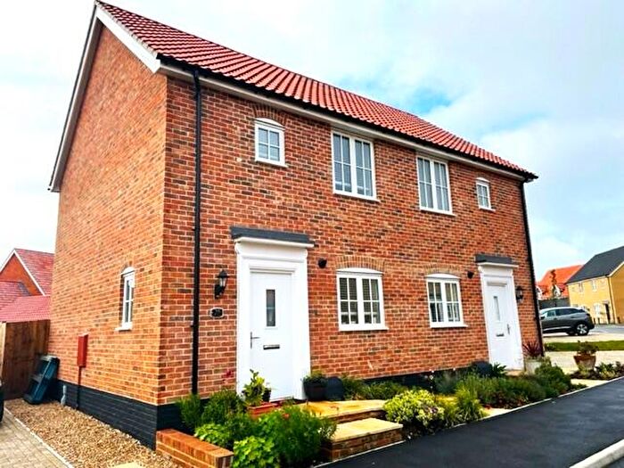 2 Bedroom Semi Detached House To Rent In Middleton Mews, Brightlingsea, Colchester, CO7