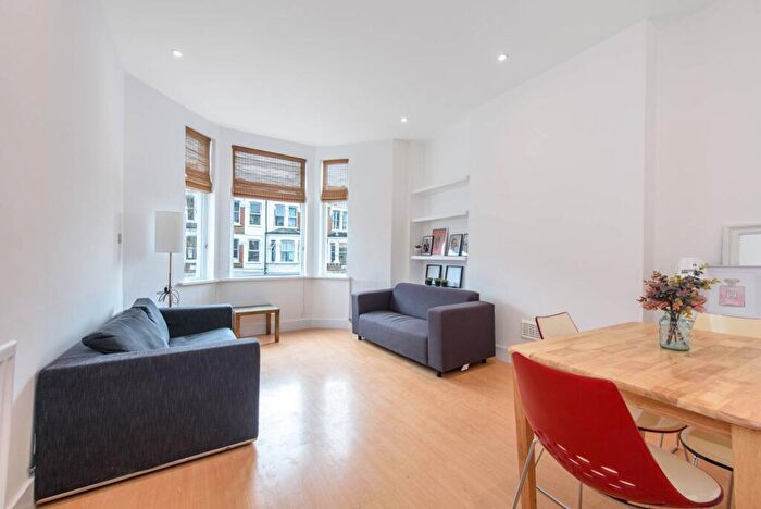 2 Bedroom Flat To Rent In Burton Road, Kilburn, London, NW6