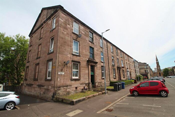 2 Bedroom Flat To Rent In Brisbane Street Greenock, PA16