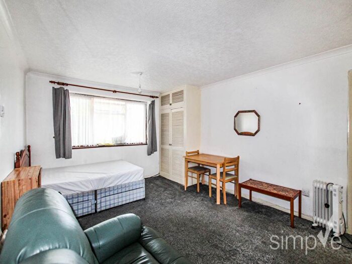 Studio To Rent In Woodstock House, Angel Lane, Hayes, UB3