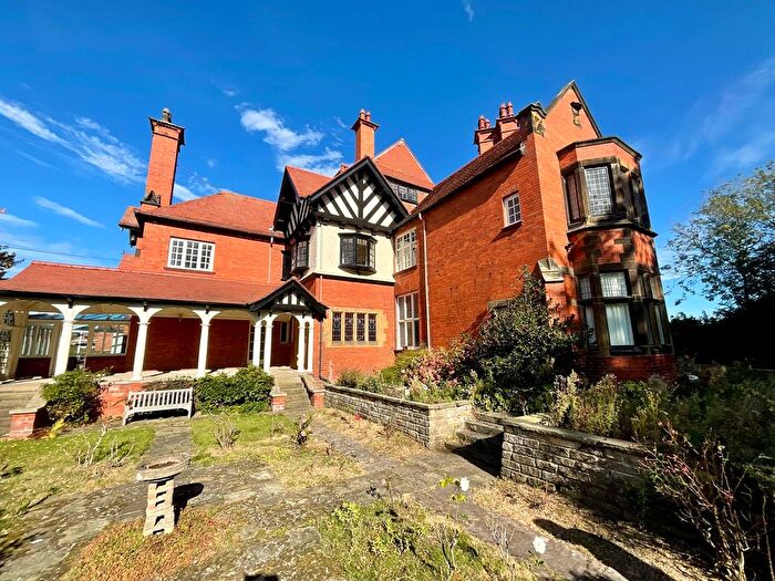 3 Bedroom Flat For Sale In Holbeck Hill, Scarborough, YO11