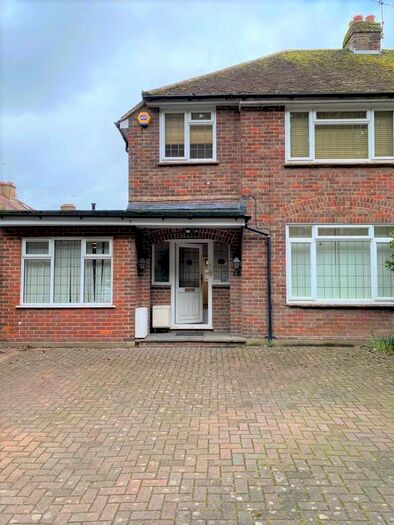 4 Bedroom Semi-Detached House To Rent In Lamsey Road, Hemel Hempstead, HP3