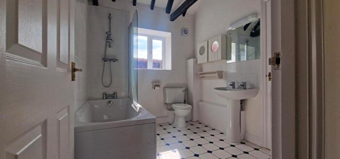 2 Bedroom Bungalow To Rent In Vine Farm Yard Collingham, NG23