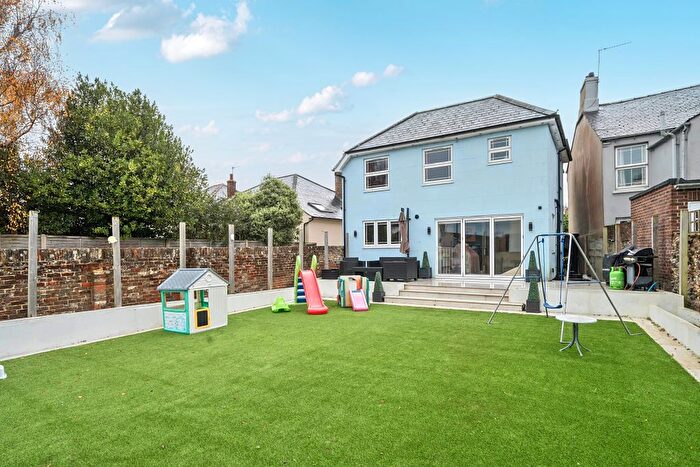 4 Bedroom Detached House For Sale In Oving Road, Chichester, PO19