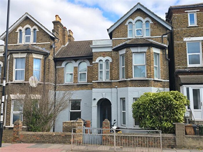 1 Bedroom Apartment To Rent In Hither Green Lane, London, SE13