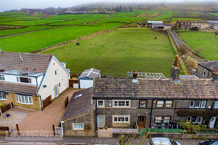 3 Bedroom End Terrace House For Sale In Bradshaw Lane, Bradshaw, Halifax, West Yorkshire, HX2