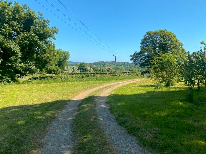 2 Bedroom Barn Conversion For Sale In Salters Lane, Matlock, DE4