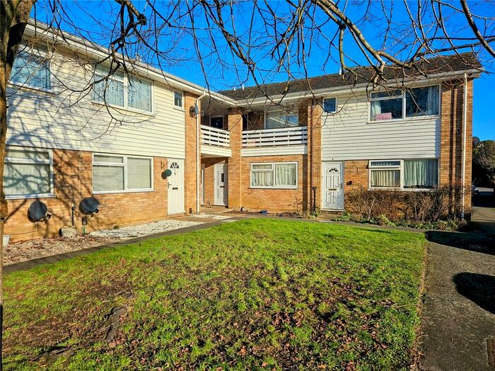 1 Bedroom Maisonette To Rent In Highclere Court, Knaphill, Woking, Surrey, GU21