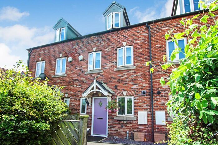 3 Bedroom Town House For Sale In Belle Green Lane, Cudworth, Barnsley, S72