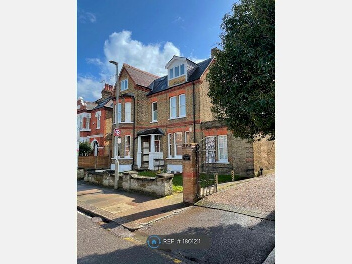 2 Bedroom Flat To Rent In Clarendon Drive, London, SW15