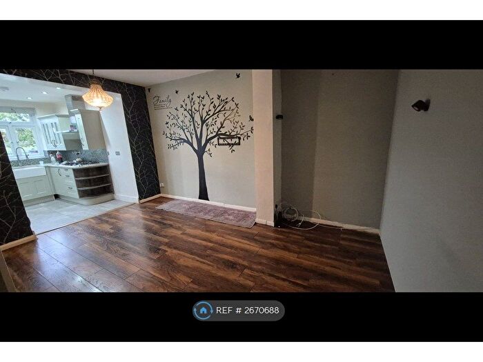 3 Bedroom Terraced House To Rent In Dagenham Avenue, Dagenham, RM9