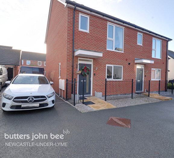 3 Bedroom Semi-Detached House For Sale In Thomas Davies Close, Stoke-on-trent, ST4