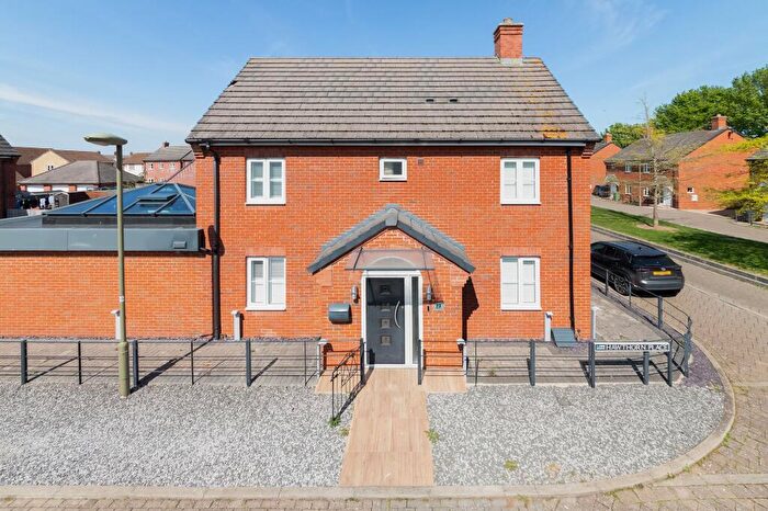 4 Bedroom End Of Terrace House For Sale In Hawthorn Place, Didcot, OX11