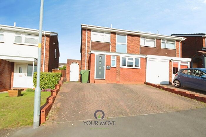 3 Bedroom Terraced House To Rent In Pennine Road, Bromsgrove, Worcestershire, B61
