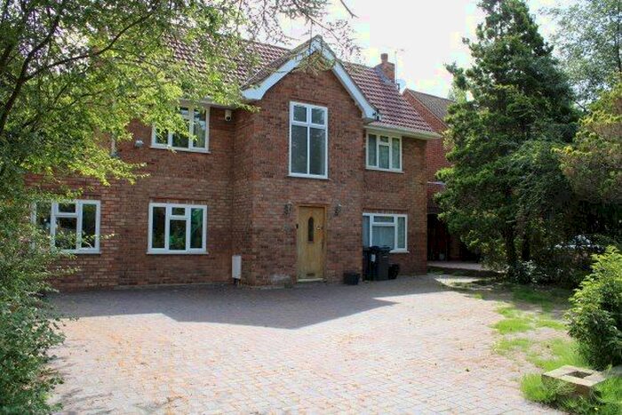 5 Bedroom Detached House To Rent In Moorcroft Road, Birmingham, B13