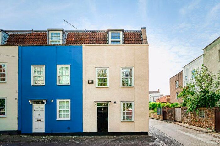 4 Bedroom End Of Terrace House For Sale In Richmond Dale | Clifton, BS8
