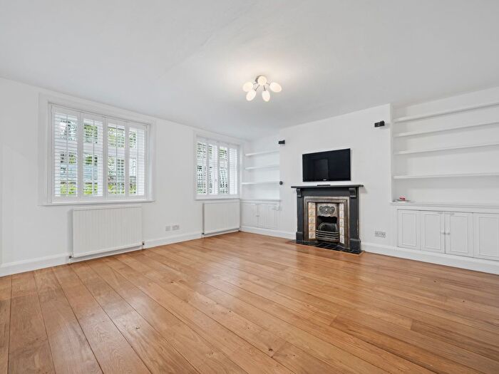 2 Bedroom Flat To Rent In Priory Terrace, South Hampstead, London, NW6