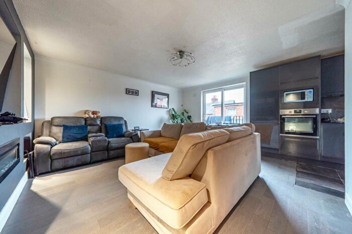 1 Bedroom Flat For Sale In Bicester, Oxfordshire, OX26