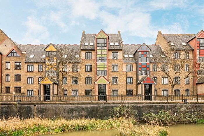 1 Bedroom Flat For Sale In Discovery Walk, Wapping, E1W