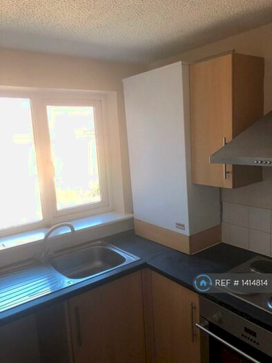 2 Bedroom Flat To Rent In Hotham House, Hull, HU3