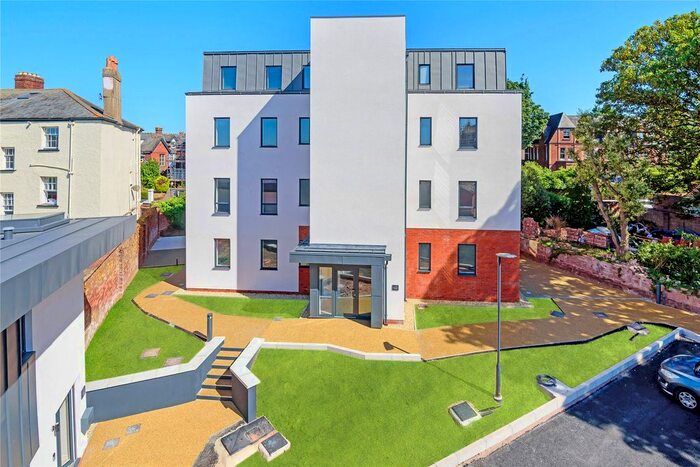 2 Bedroom Flat To Rent In Magdalen Road, St. Leonards, Exeter, EX2