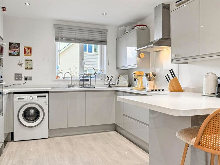 4 Bedroom Detached House For Sale In Garden Green, Barnstaple, EX32