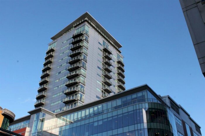 House To Rent In Parking Space Stacker, Albion St, Leeds, K2