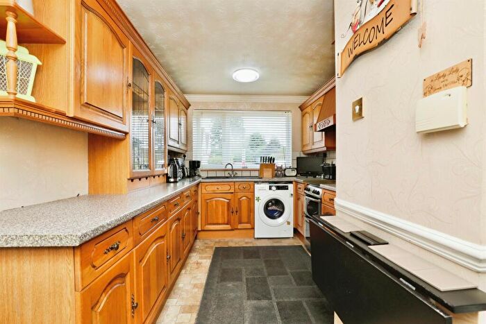 2 Bedroom Detached Bungalow For Sale In Forest Rise, Warsop, Mansfield, NG20