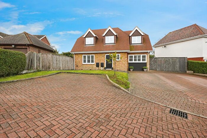 3 Bedroom Detached House For Sale In Diamond Close, Eythorne, Dover, Kent, CT15