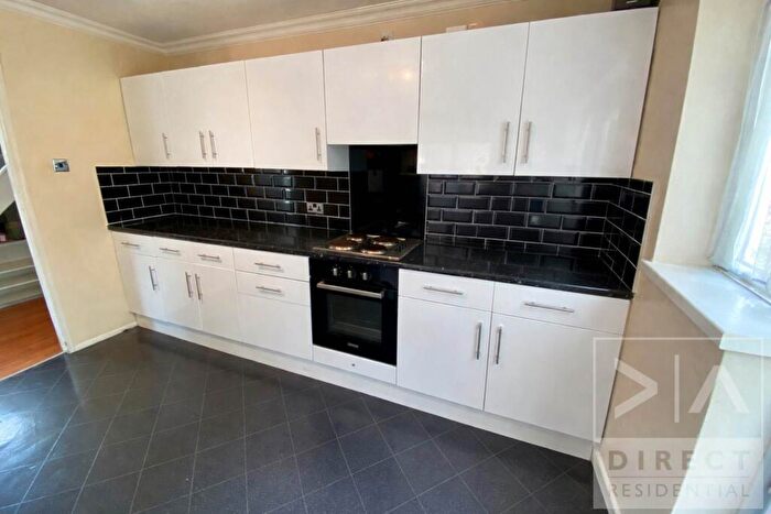 3 Bedroom Semi Detached House To Rent In Partridge Mead, Banstead, SM7