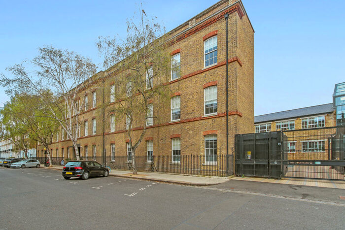 2 Bedroom Flat To Rent In The Courtyard (), London, NW1