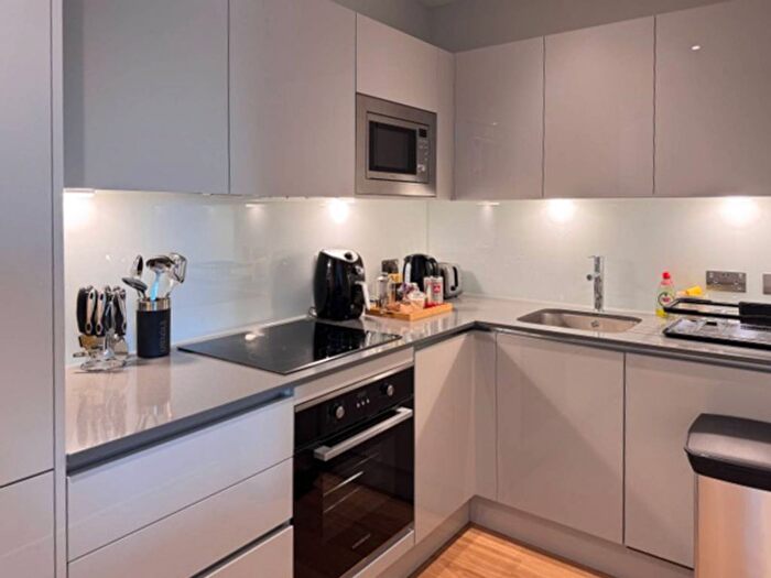 1 Bedroom Flat For Sale In Summerstown, Summerstown, London, SW17