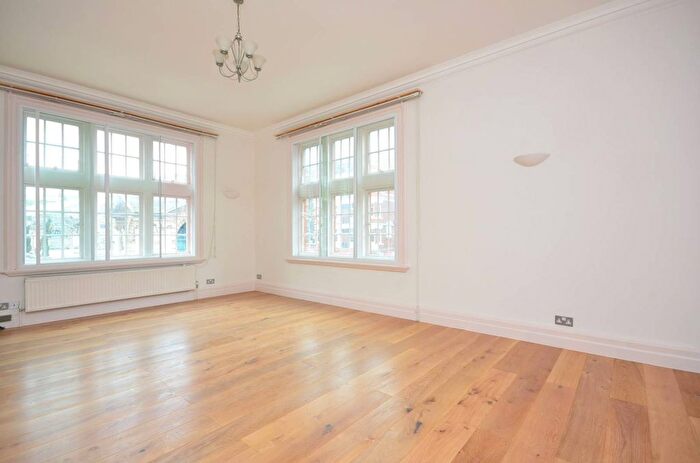 4 Bedroom Flat To Rent In Duke Street, Mayfair, London, W1K