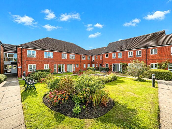 1 Bedroom Apartment For Sale In Fountain Court, Westbury, BA13